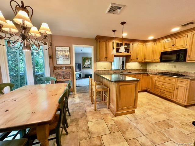 40 Knott Drive, Glen Cove, NY 11542