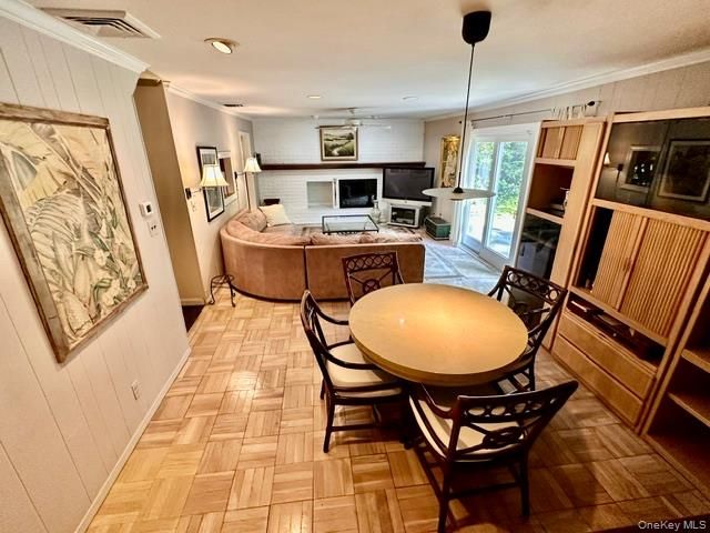 40 Knott Drive, Glen Cove, NY 11542