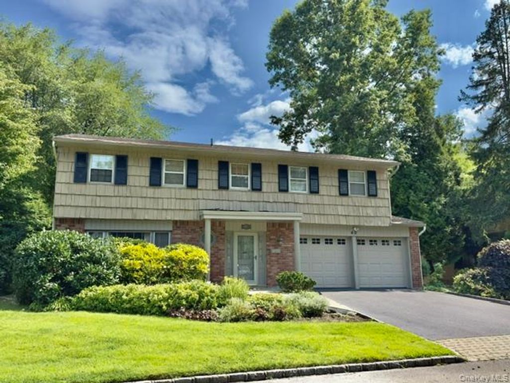 40 Knott Drive, Glen Cove, NY 11542