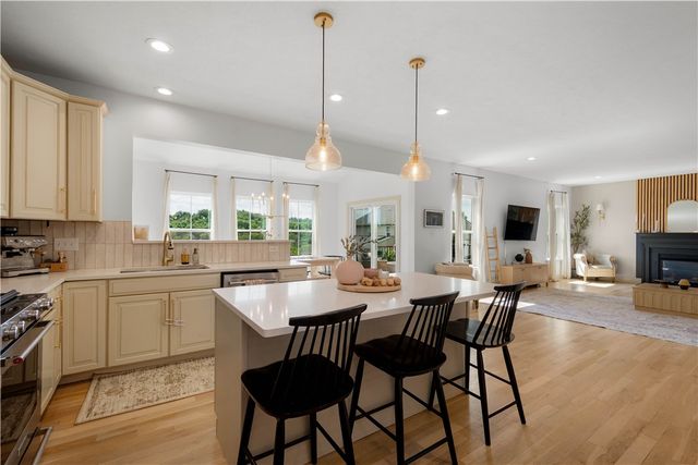 2087 Majestic Dr, North Strabane, PA 15317
