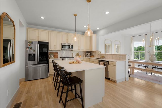2087 Majestic Dr, North Strabane, PA 15317