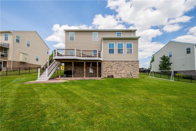 2087 Majestic Dr, North Strabane, PA 15317