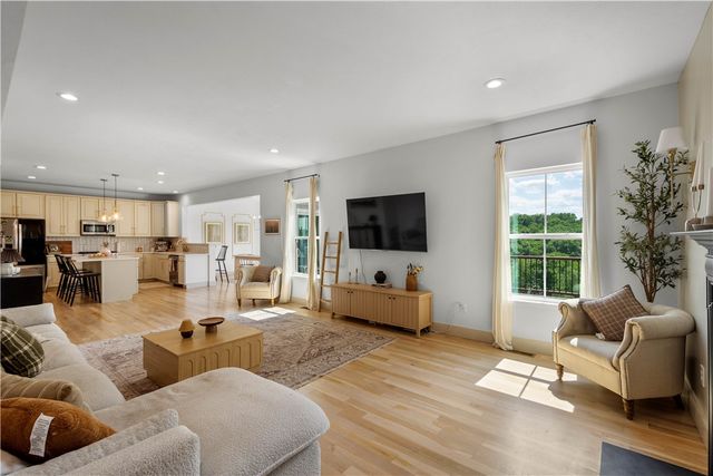 2087 Majestic Dr, North Strabane, PA 15317