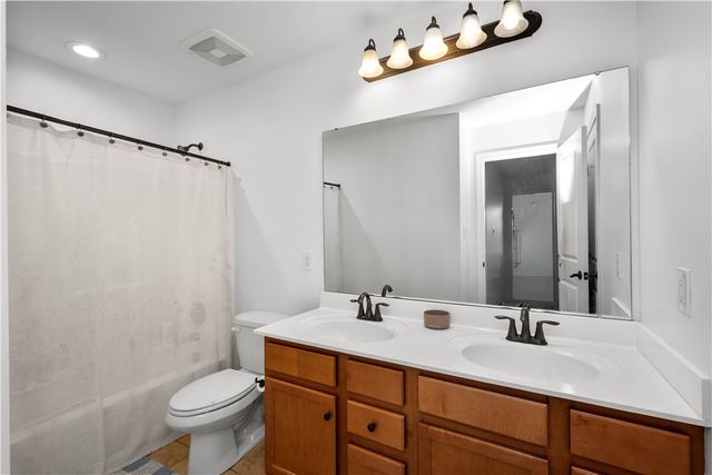 2087 Majestic Dr, North Strabane, PA 15317