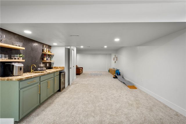 2087 Majestic Dr, North Strabane, PA 15317