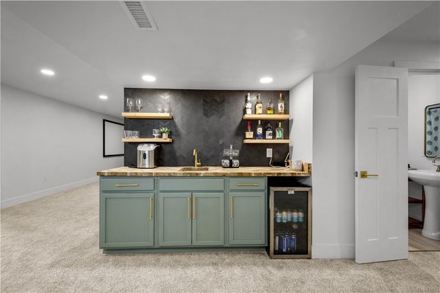 2087 Majestic Dr, North Strabane, PA 15317