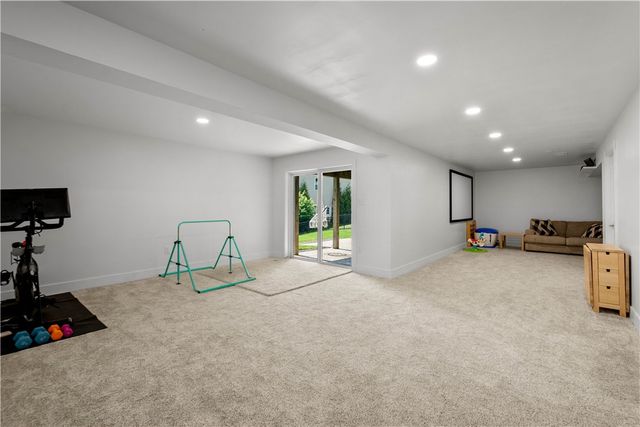 2087 Majestic Dr, North Strabane, PA 15317