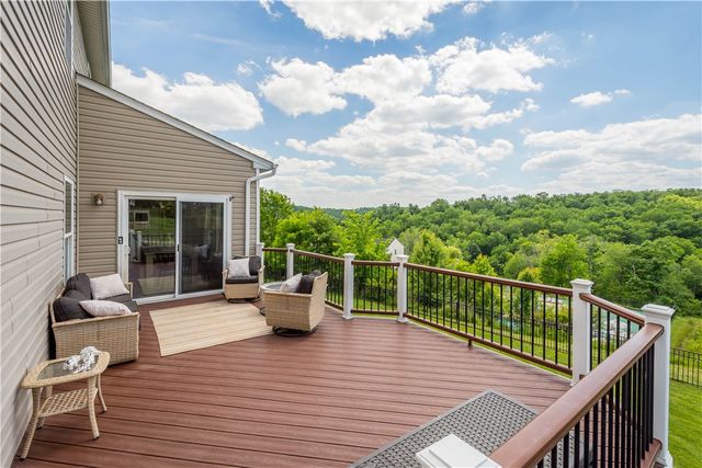 2087 Majestic Dr, North Strabane, PA 15317