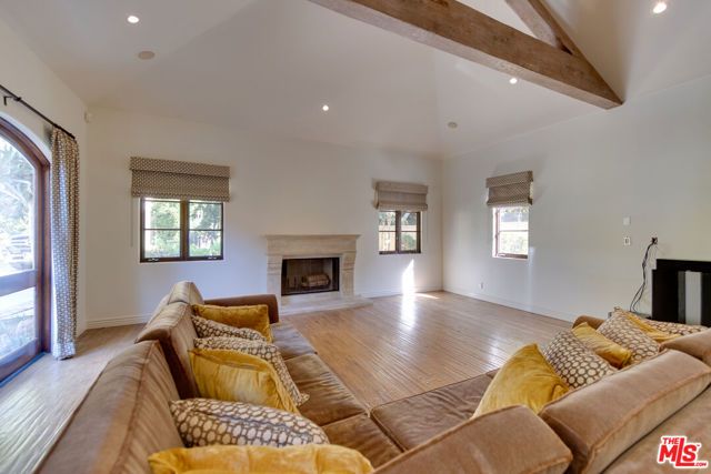 9530 Hidden Valley Road, Beverly Hills, CA 90210
