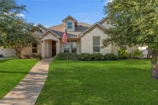 105 Hollygrove Drive, Hewitt, TX 76643