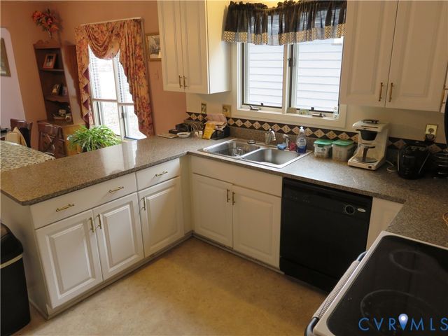 6157 Stronghold Dr, Mechanicsville, VA 23111
