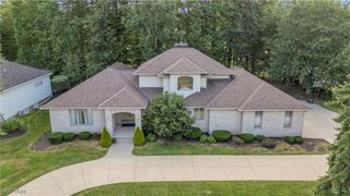 416 Castle Pines Drive, Akron, OH 44333