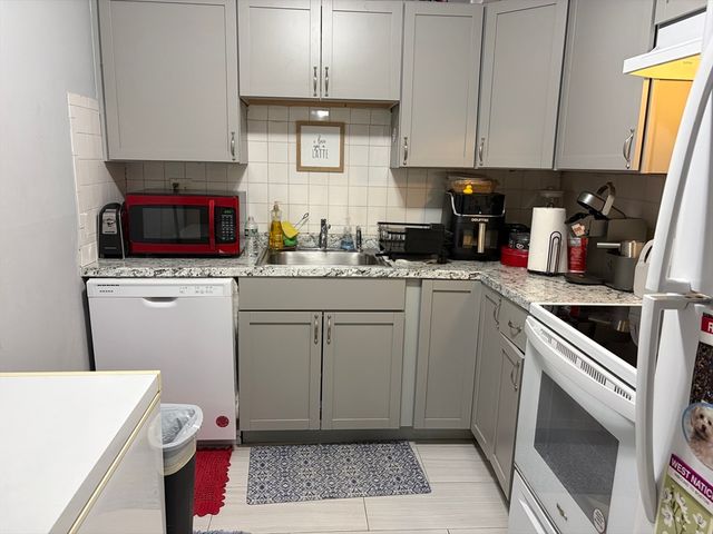 7 Weld Street 13, Framingham, MA 01702