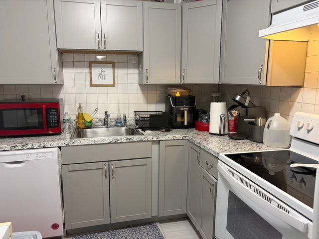 7 Weld Street 13, Framingham, MA 01702