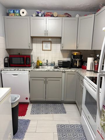 7 Weld Street 13, Framingham, MA 01702
