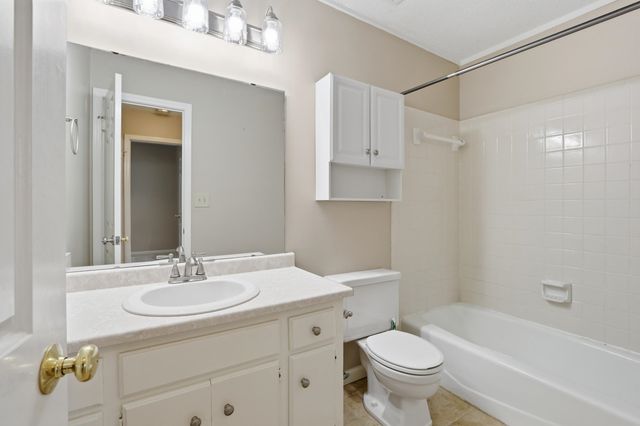 111 Village Court, Greer, SC 29651