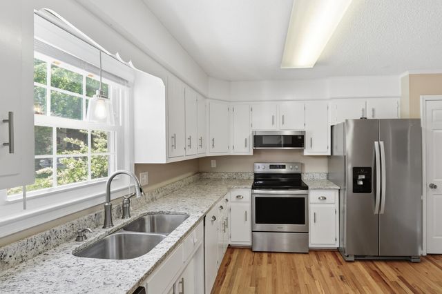 111 Village Court, Greer, SC 29651