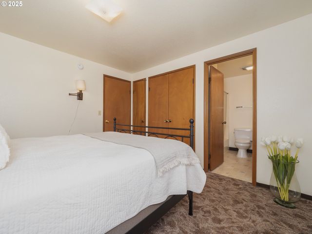 919 CHARLES St A, Newberg, OR 97132