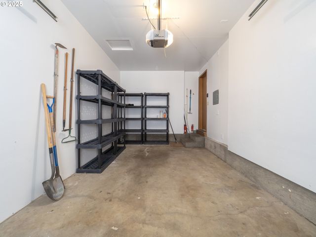 919 CHARLES St A, Newberg, OR 97132