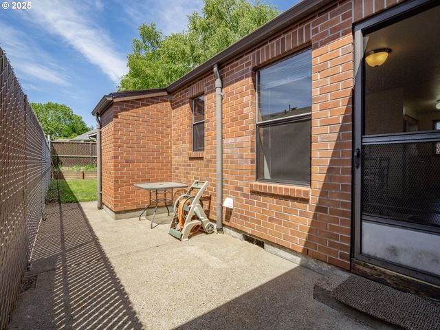 919 CHARLES St A, Newberg, OR 97132