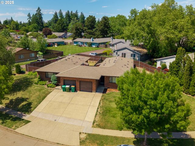 919 CHARLES St A, Newberg, OR 97132