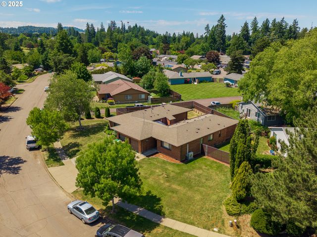919 CHARLES St A, Newberg, OR 97132