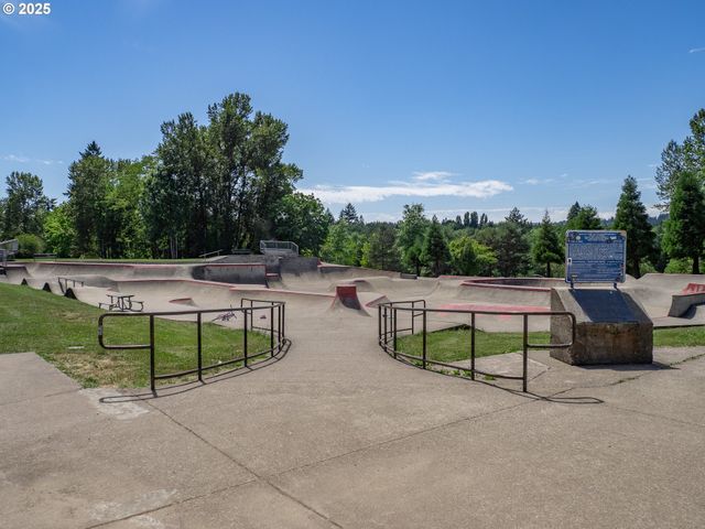 919 CHARLES St A, Newberg, OR 97132