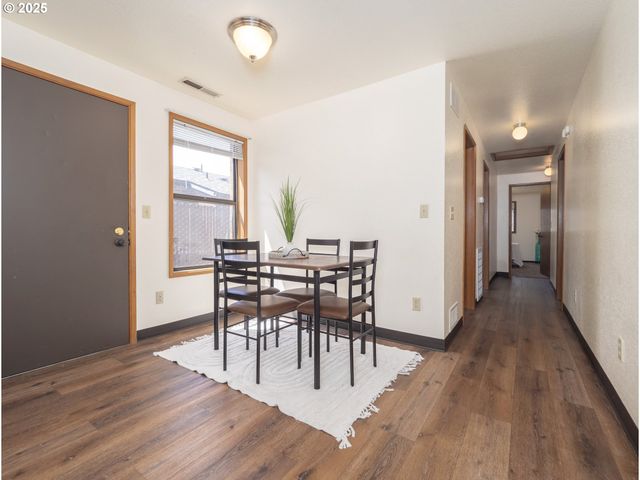 919 CHARLES St A, Newberg, OR 97132