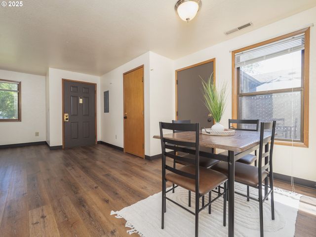 919 CHARLES St A, Newberg, OR 97132