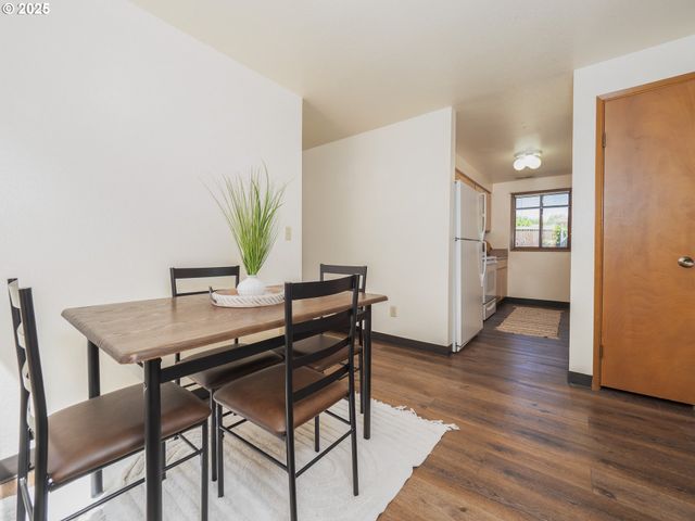 919 CHARLES St A, Newberg, OR 97132