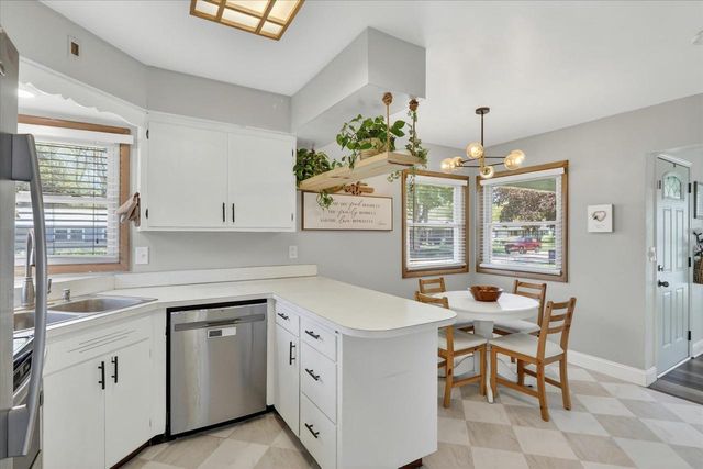 1315 S Pearl Street, Janesville, WI 53546