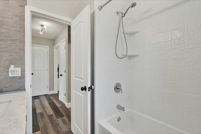 1315 S Pearl Street, Janesville, WI 53546
