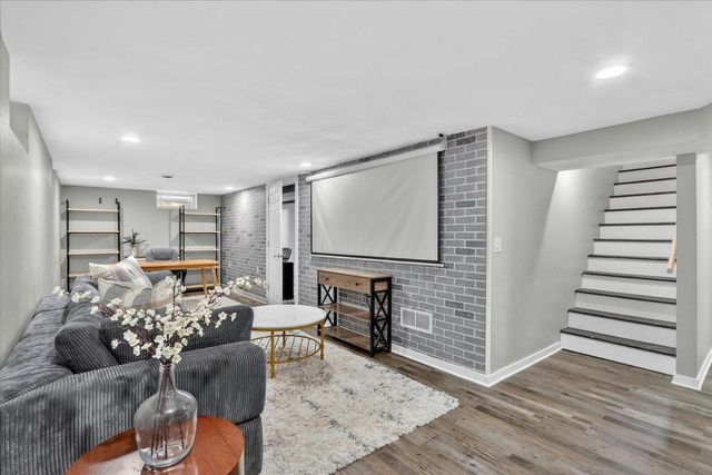 1315 S Pearl Street, Janesville, WI 53546
