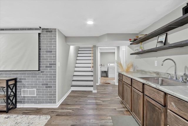 1315 S Pearl Street, Janesville, WI 53546
