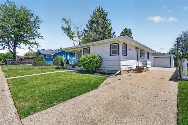 1315 S Pearl Street, Janesville, WI 53546