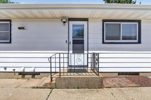 1315 S Pearl Street, Janesville, WI 53546