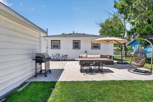 1315 S Pearl Street, Janesville, WI 53546