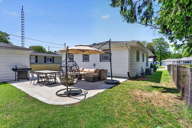 1315 S Pearl Street, Janesville, WI 53546