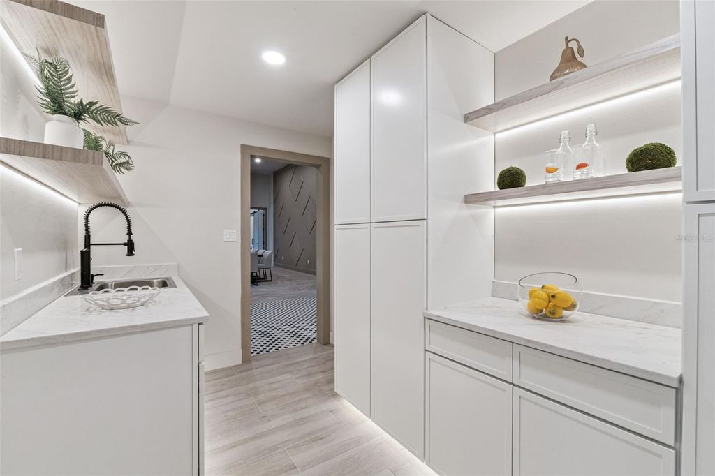 Image 15 of property listing at 1447 BIRD ROAD, Winter Springs, FL 32708