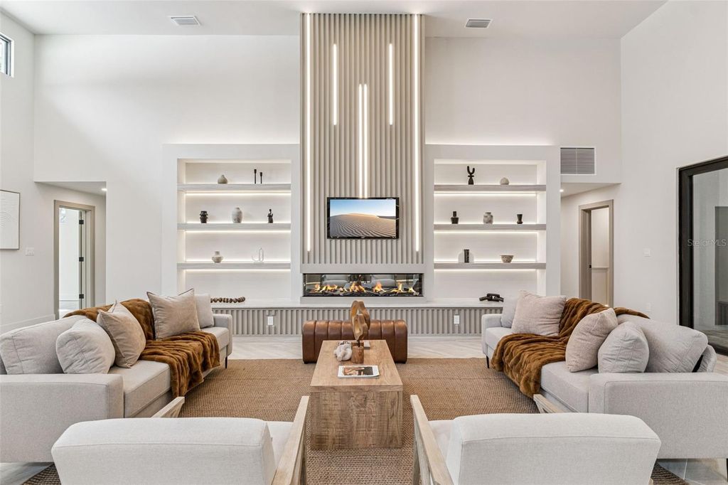 Image 6 of property listing at 1447 BIRD ROAD, Winter Springs, FL 32708