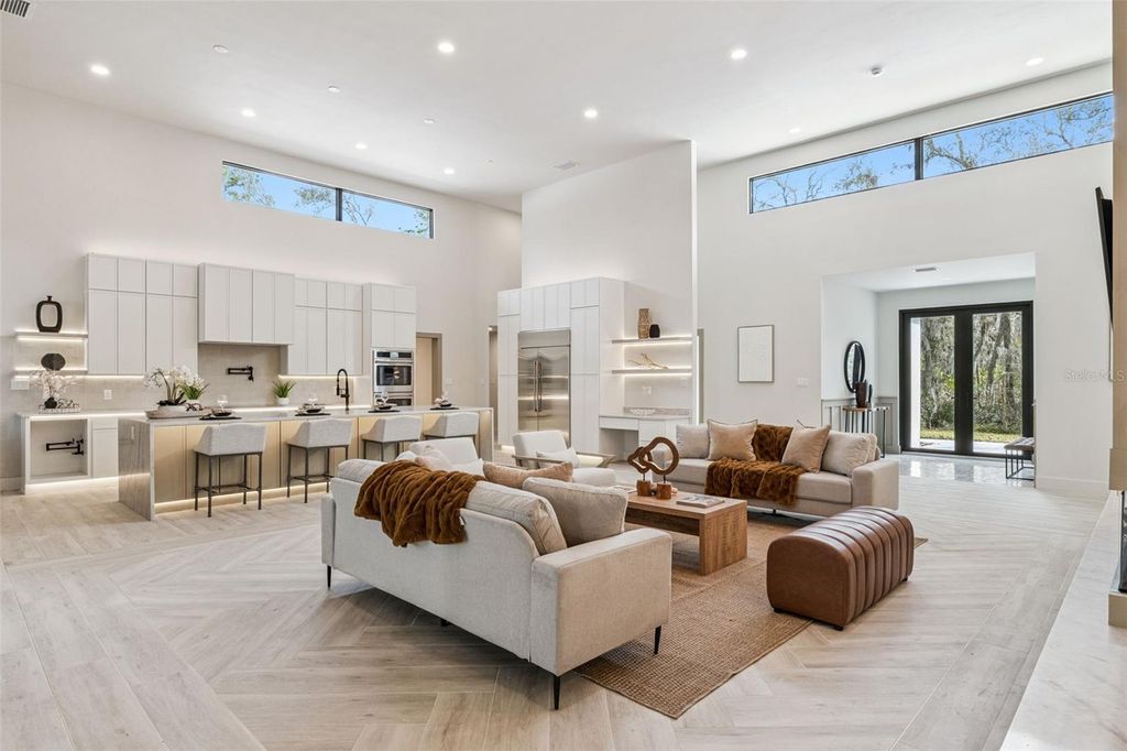 Image 8 of property listing at 1447 BIRD ROAD, Winter Springs, FL 32708