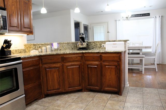 908 N 3rd, Calera, OK 74730