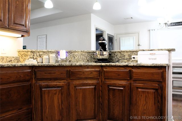 908 N 3rd, Calera, OK 74730