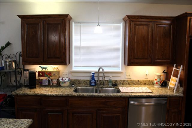 908 N 3rd, Calera, OK 74730