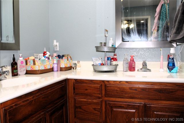 908 N 3rd, Calera, OK 74730