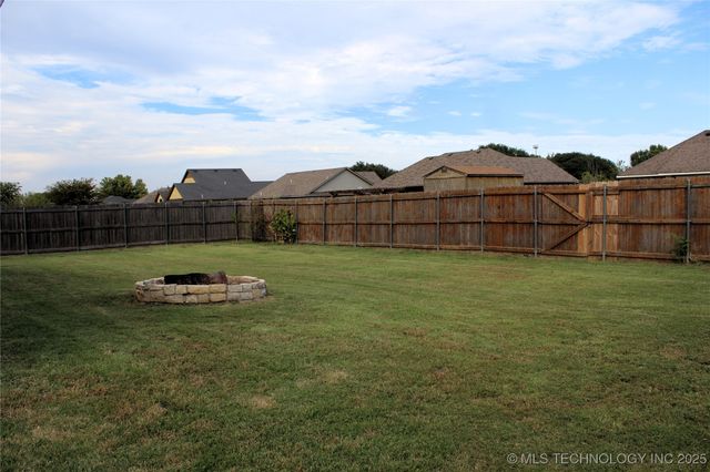 908 N 3rd, Calera, OK 74730