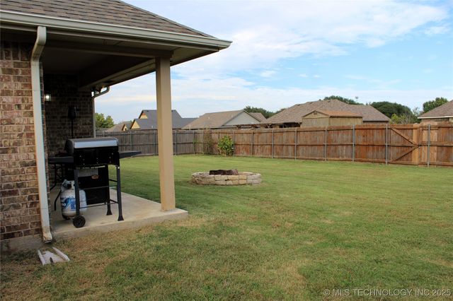 908 N 3rd, Calera, OK 74730