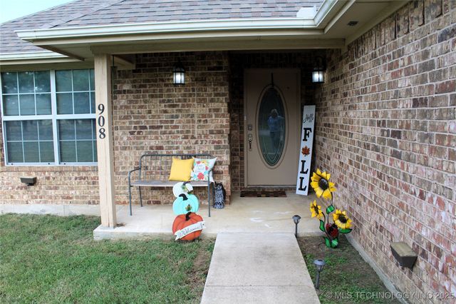 908 N 3rd, Calera, OK 74730