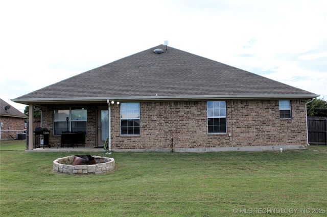 908 N 3rd, Calera, OK 74730