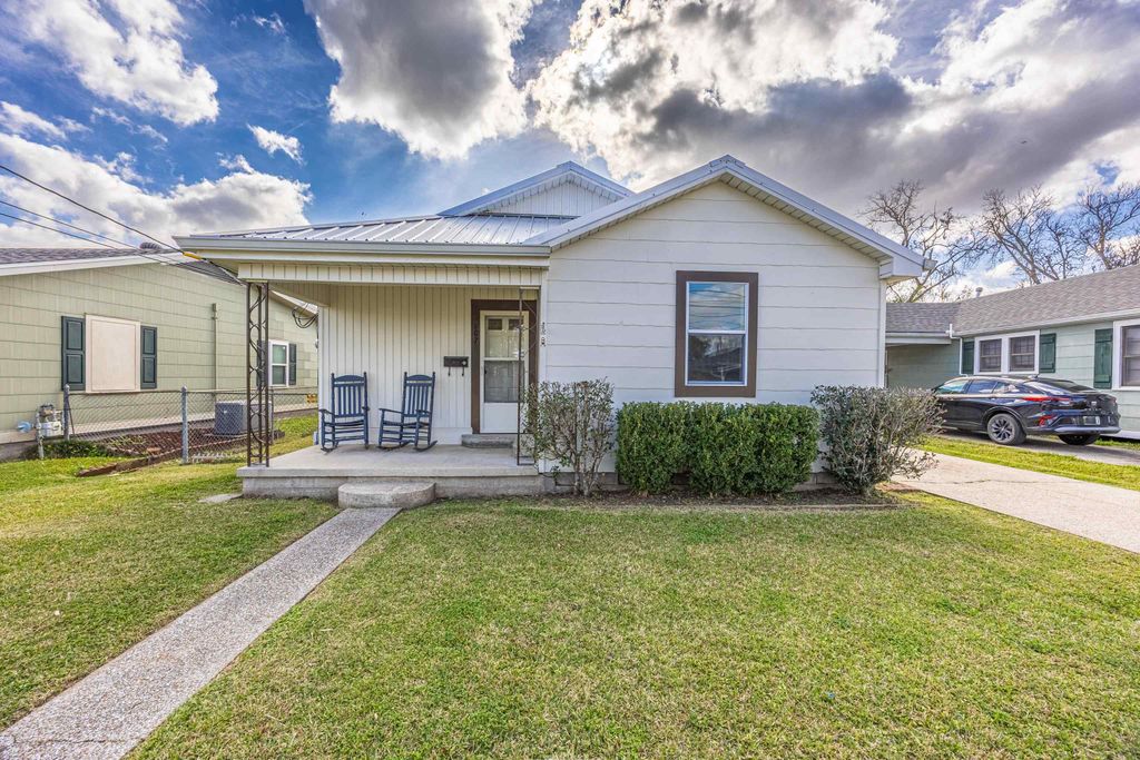 107 Vernon St, Thibodaux, LA 70301